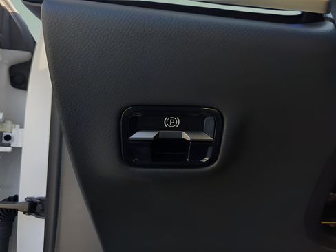 Used 2026 Mercedes-Benz E 350 Sedan image 21