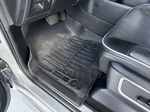 Used 2019 RAM 1500 Laramie image 16