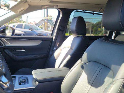 Certified 2025 MAZDA CX-70 Plug-In Hybrid w/ Premium Pkg image 18