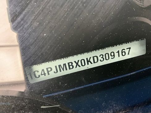 Used 2019 Jeep Cherokee Trailhawk image 30