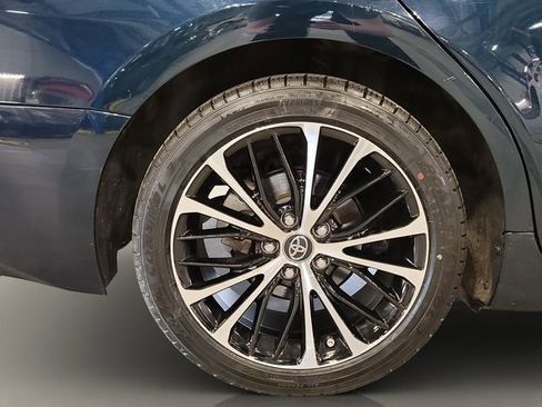 Used 2018 Toyota Camry SE FWD image 24