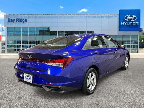 Used 2023 Hyundai Elantra SE FWD image 2