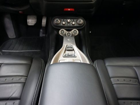 Used 2011 Ferrari California image 19