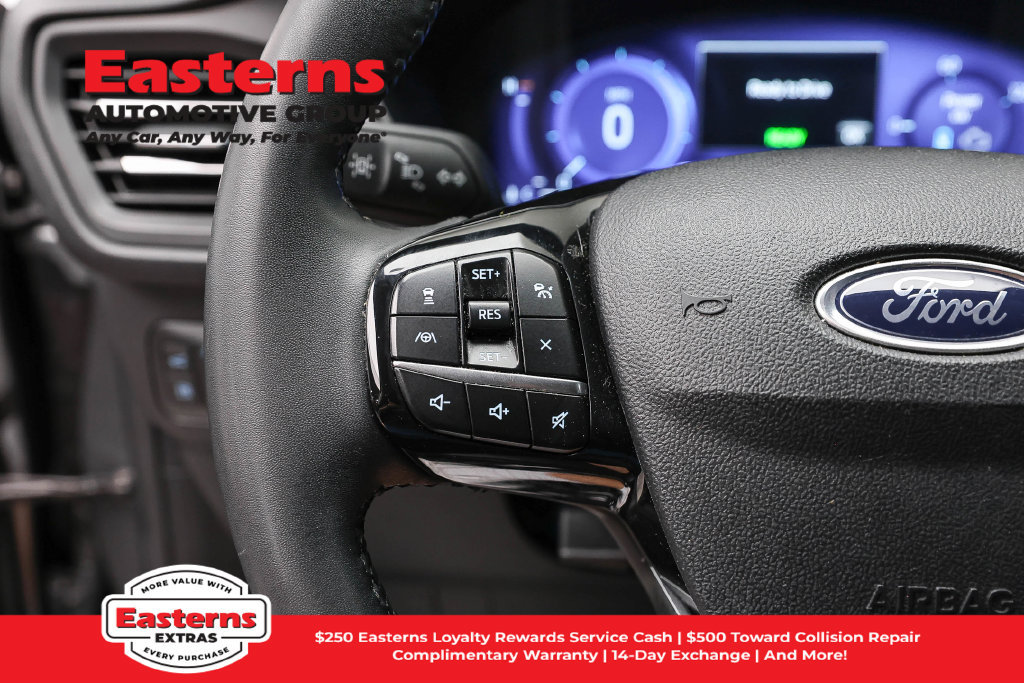 Used 2021 Ford Escape Titanium AWD/4WD image 15
