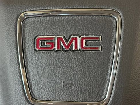 Used 2020 GMC Yukon XL SLT w/ Open Road Package RWD image 5