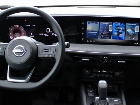 New 2026 Nissan Kicks SV w/ SV Premium Package image 4