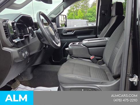 Used 2025 Chevrolet Silverado 2500 LT w/ Convenience Package AWD/4WD image 7