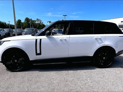 Used 2025 Land Rover Range Rover Long Wheelbase SE AWD/4WD image 8