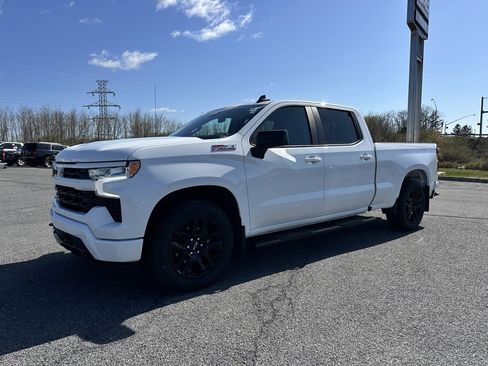 Used 2024 Chevrolet Silverado 1500 RST image 2
