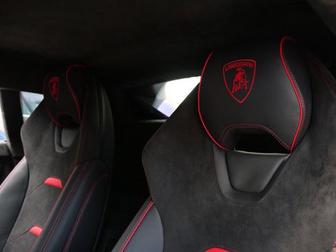 Used 2023 Lamborghini Huracan Tecnica image 21