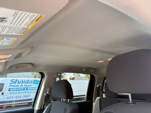 Used 2021 Nissan Titan SV w/ SV Convenience Package RWD image 8