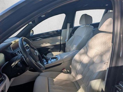 Certified 2022 BMW 740i xDrive w/ M Sport Package image 11