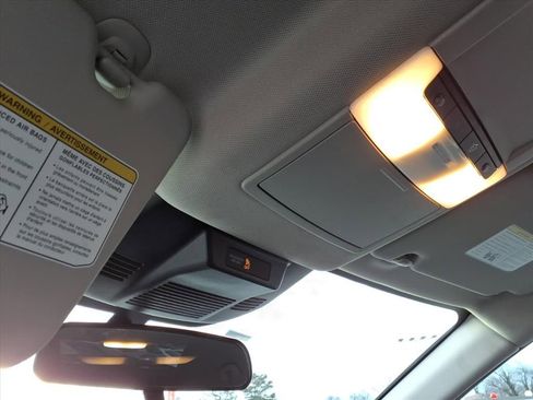 Used 2023 Nissan Rogue S image 25