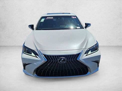 Used 2024 Lexus ES 300h w/ Premium Package FWD image 2