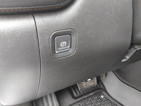 Used 2021 GMC Sierra 1500 AT4 w/ AT4 Premium Package AWD/4WD image 27