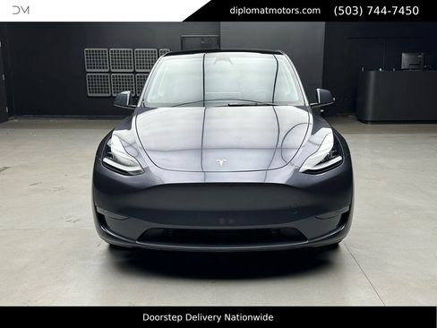 Used 2023 Tesla Model Y Long Range image 11
