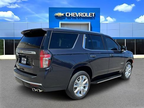 Used 2024 Chevrolet Tahoe High Country w/ Advanced Technology Package AWD/4WD image 3