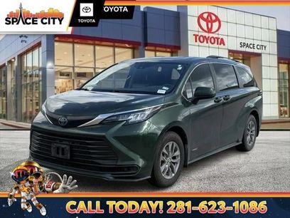 Used 2021 Toyota Sienna LE