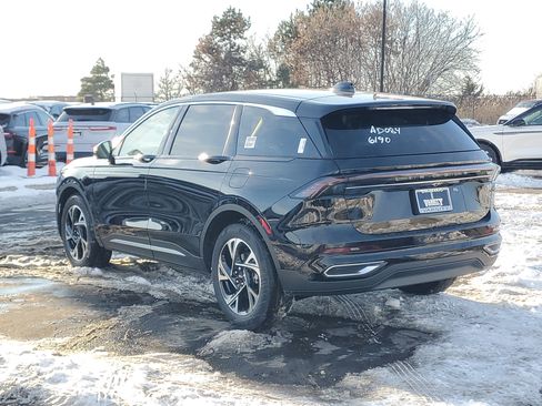 New 2026 Lincoln Nautilus Premier image 3