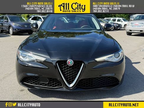 Used 2019 Alfa Romeo Giulia RWD image 2