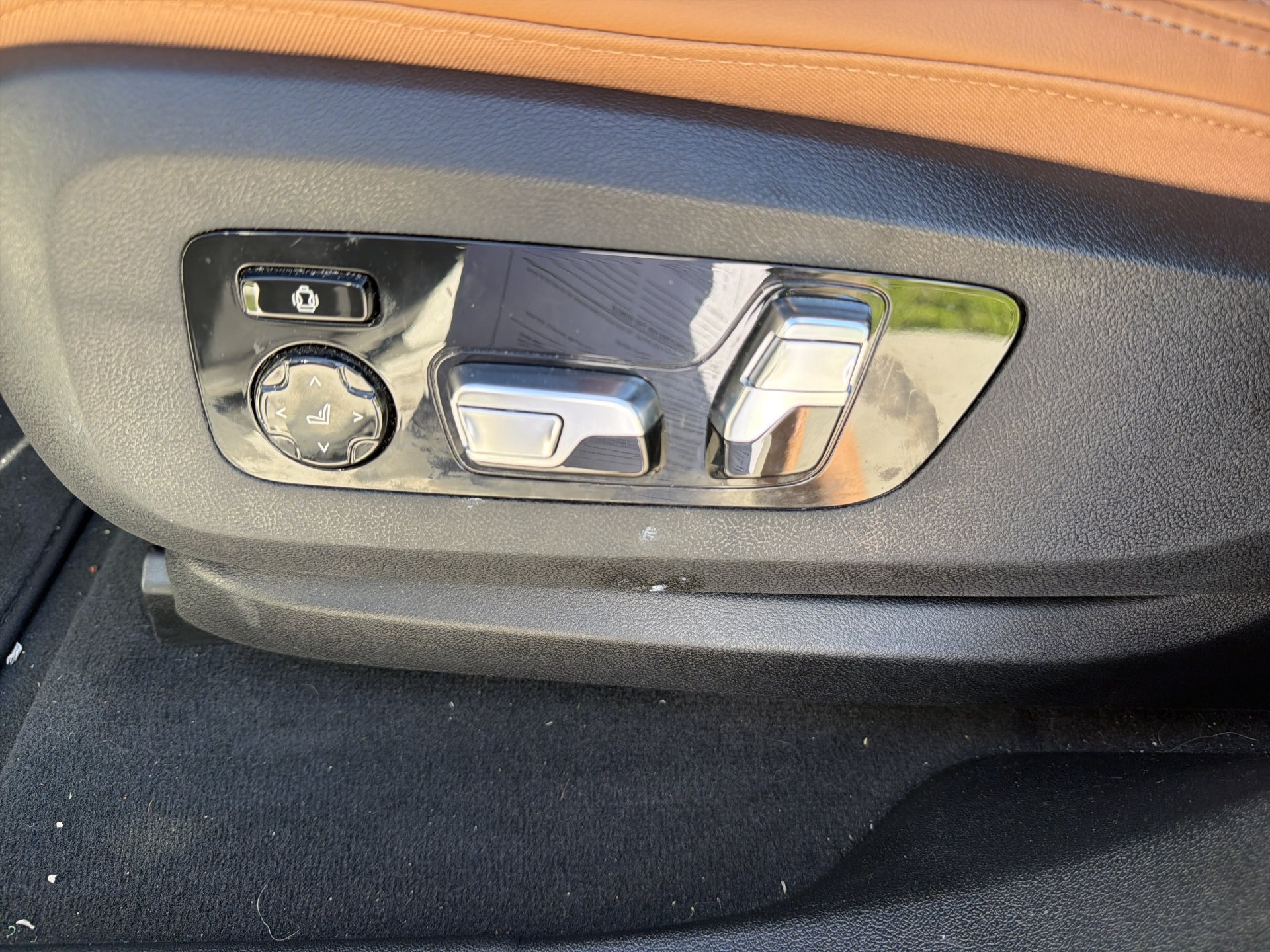 Certified 2026 BMW X6 M60i AWD/4WD image 25