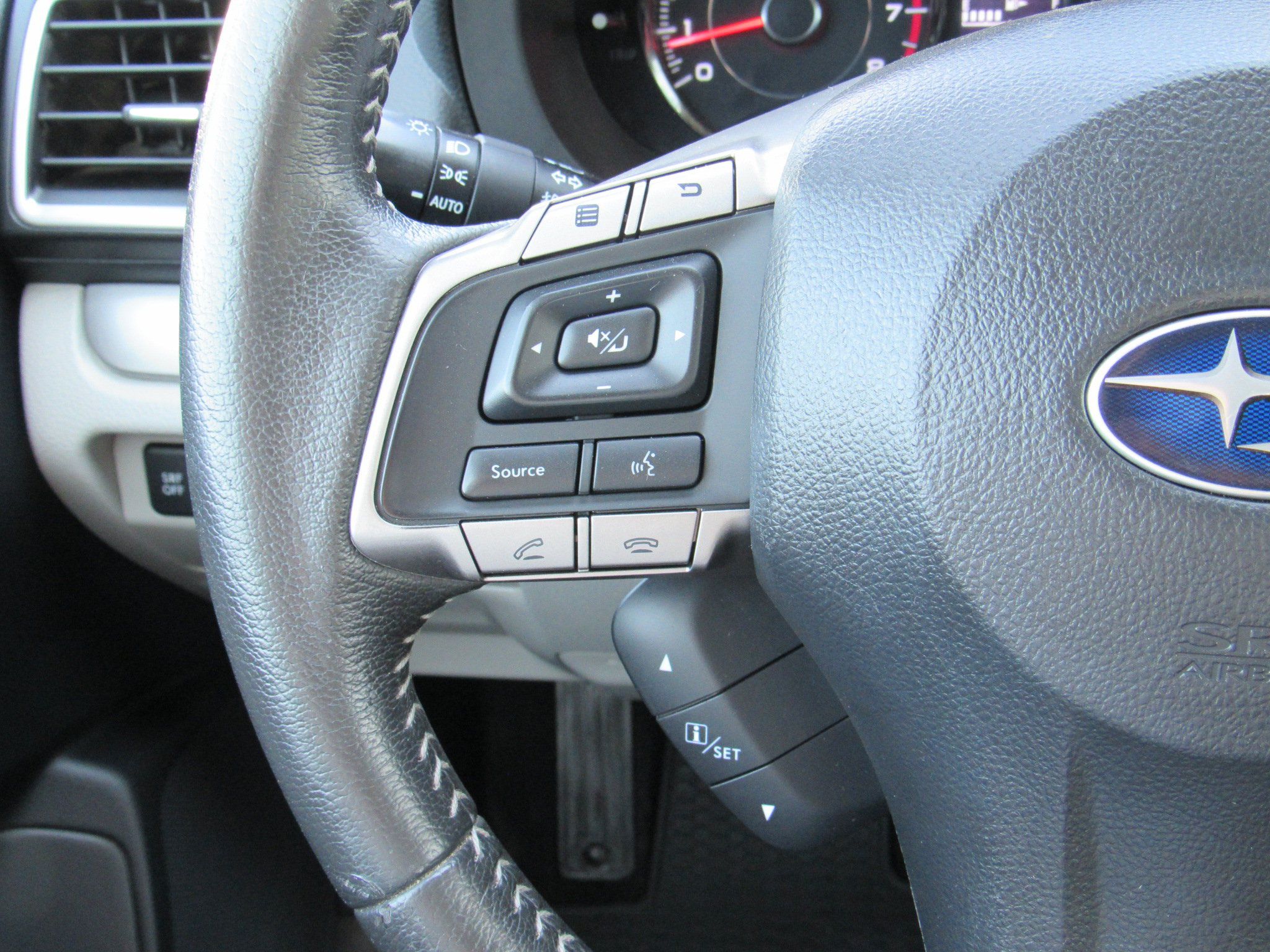 Used 2016 Subaru Forester 2.5i Touring w/ Eyesight & Navigation System AWD/4WD image 21