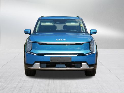 Certified 2024 Kia EV9 Land AWD/4WD image 2