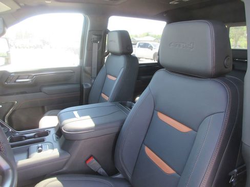 New 2026 GMC Sierra 2500 AT4 w/ AT4 Premium Plus Package AWD/4WD image 13