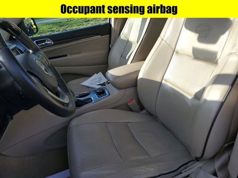 Used 2018 Jeep Grand Cherokee Overland image 25