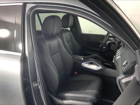 Certified 2025 Mercedes-Benz GLS 450 4MATIC image 7