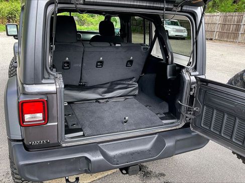 Used 2020 Jeep Wrangler Unlimited Sport AWD/4WD image 30