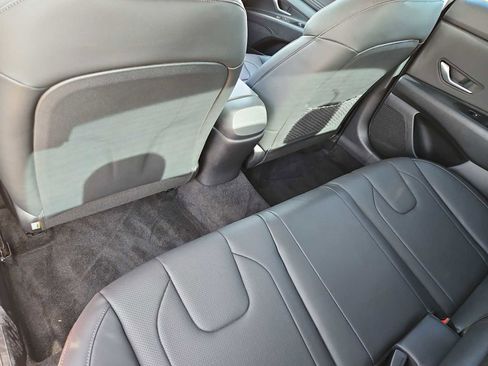 Certified 2023 Hyundai Elantra Limited image 18