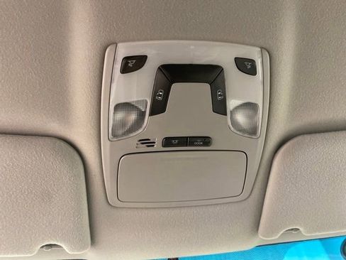 Used 2012 Toyota Sienna LE image 22