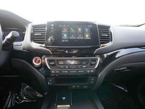 Used 2025 Honda Passport Black Edition image 17
