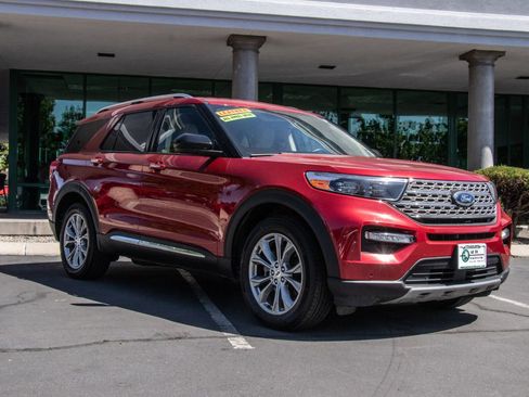 Used 2023 Ford Explorer Limited image 1