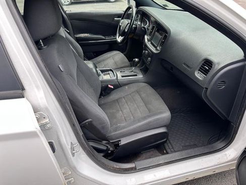 Used 2011 Dodge Charger SE w/ Connectivity Group image 12