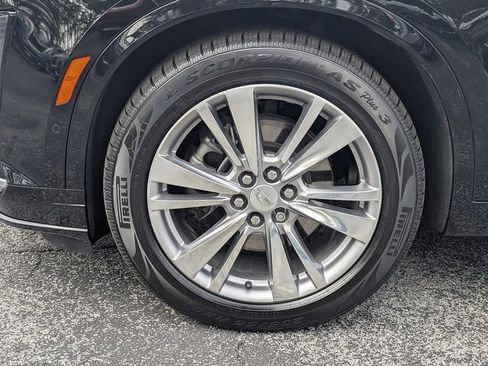 Certified 2023 Cadillac XT6 Premium Luxury w/ Technology Package FWD image 11