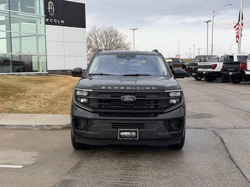 Used 2025 Ford Expedition Active image 8