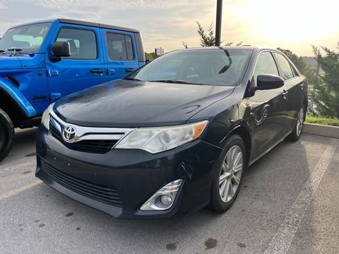 Used 2014 Toyota Camry XLE w/ Leather Package FWD image 1