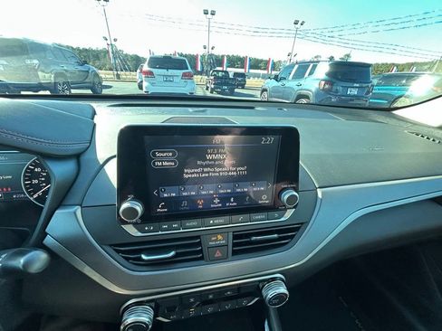 Used 2025 Nissan Altima 2.5 SR image 33