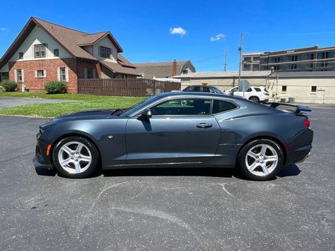 Used 2023 Chevrolet Camaro LT RWD image 4