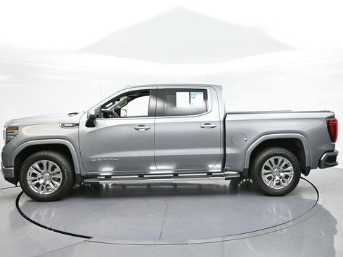 Used 2024 GMC Sierra 1500 Denali w/ Technology Package AWD/4WD image 4