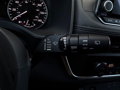 Used 2026 Nissan Rogue SV FWD image 36