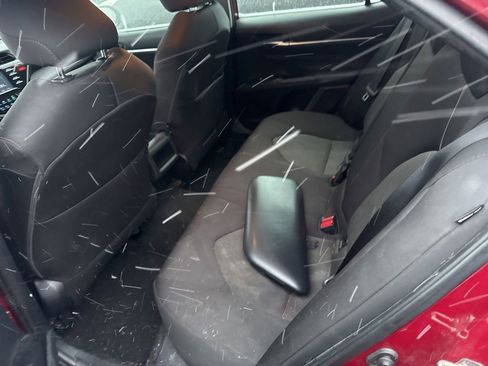 Used 2019 Toyota Camry LE image 9