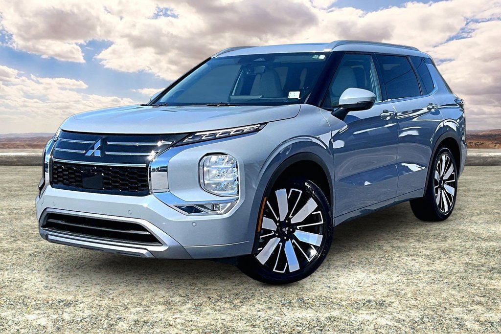 Used 2025 Mitsubishi Outlander SEL FWD image 3