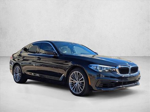 Used 2020 BMW 530i w/ Convenience Package image 3