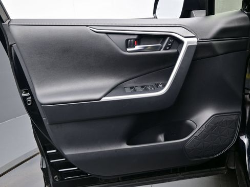 Used 2024 Toyota RAV4 Limited w/ Advanced Technology Package AWD/4WD image 9