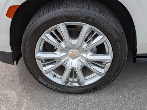 Used 2022 Chevrolet Tahoe High Country AWD/4WD image 9
