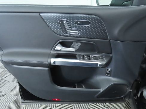 Certified 2025 Mercedes-Benz GLB 250 image 24