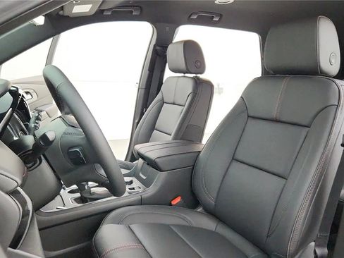Used 2023 Chevrolet Traverse RS FWD image 51